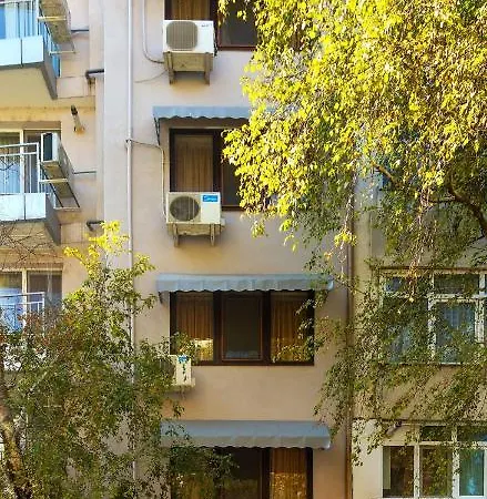 אכסניה Family *